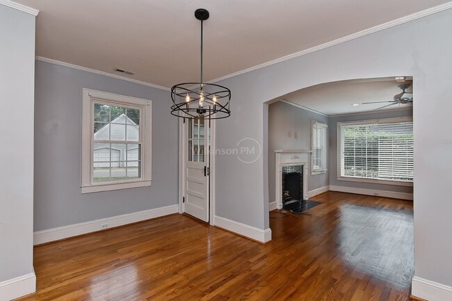 Building Photo - Cottage Home in Plaza Midwood 2Bd/1Bth wit...