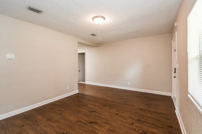 Building Photo - 5063 Columbus Ave