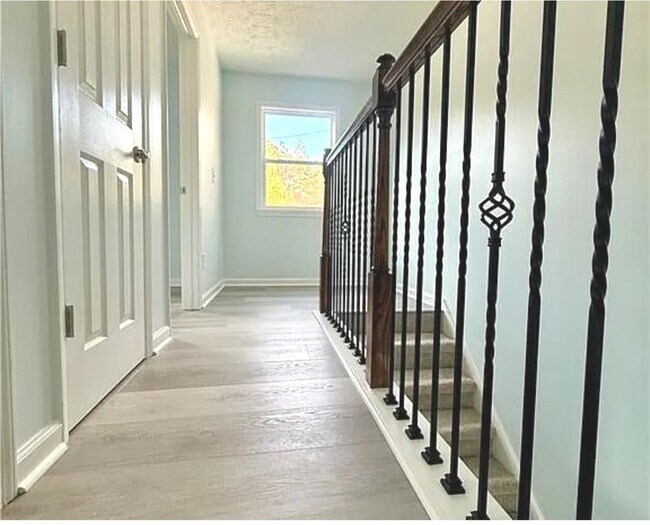 Building Photo - 5075 Forest Downs Ln