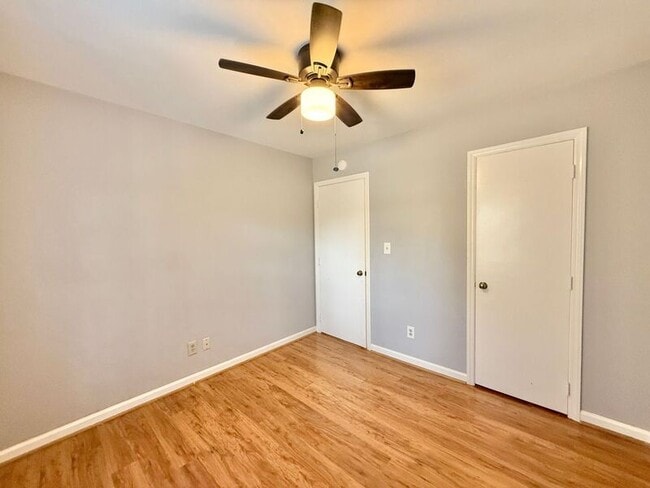 Building Photo - 2617 Valley Woods Ct