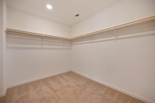 Building Photo - 4600 Ocean Ln