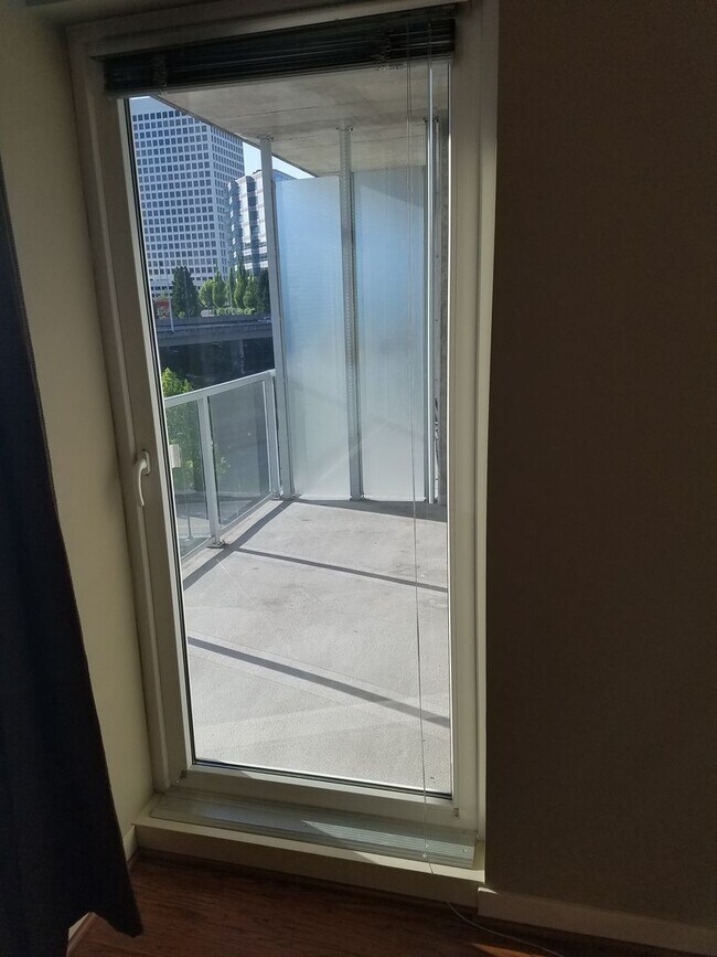 Building Photo - 1515 Dock St