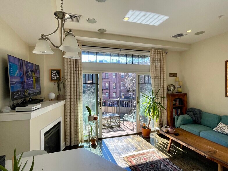 Building Photo - 410 Columbus Ave