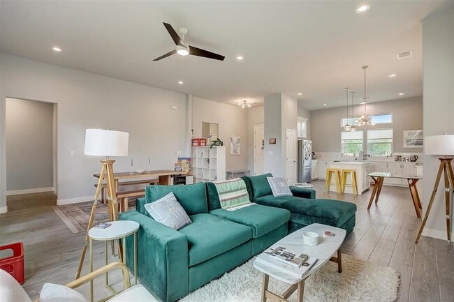 Building Photo - 121 Naalehu Ct