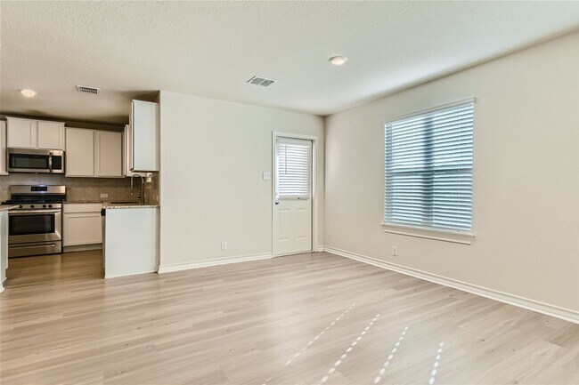 Building Photo - Awesome Amenities!