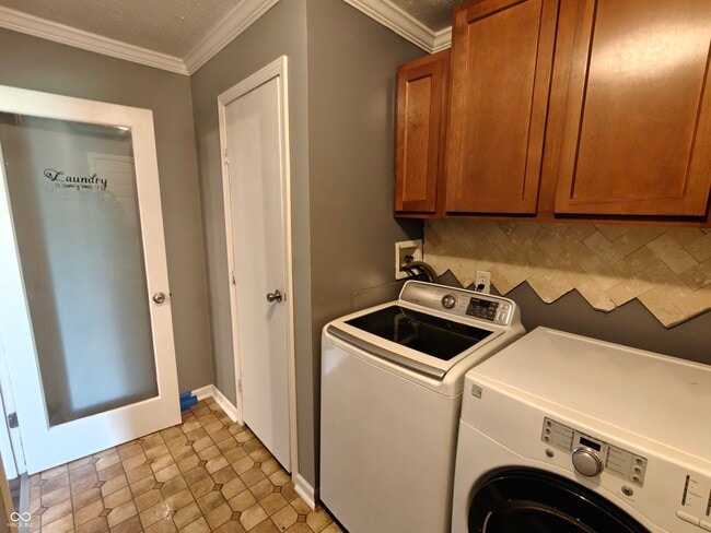 Building Photo - 802 Fern Dr