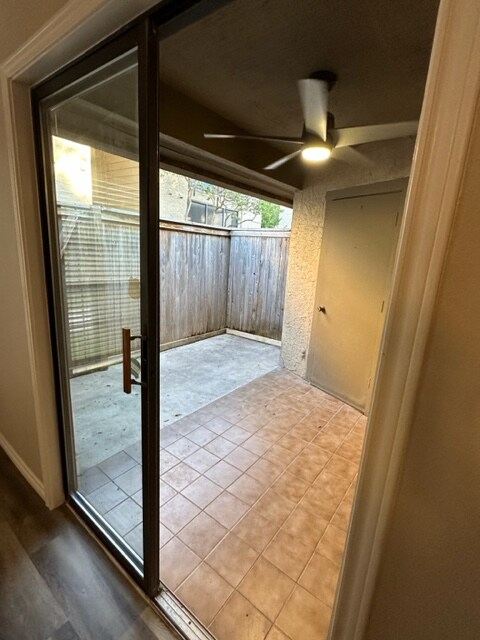 Building Photo - 1202 Thorpe Ln