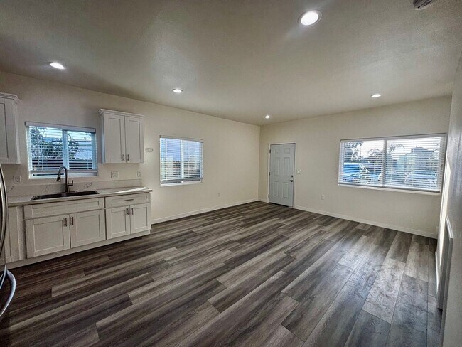 Building Photo - Newly Constructed 3 bed 3 bath ADU Located in City Heights