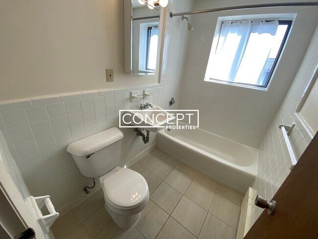 Building Photo - 9 Chester St