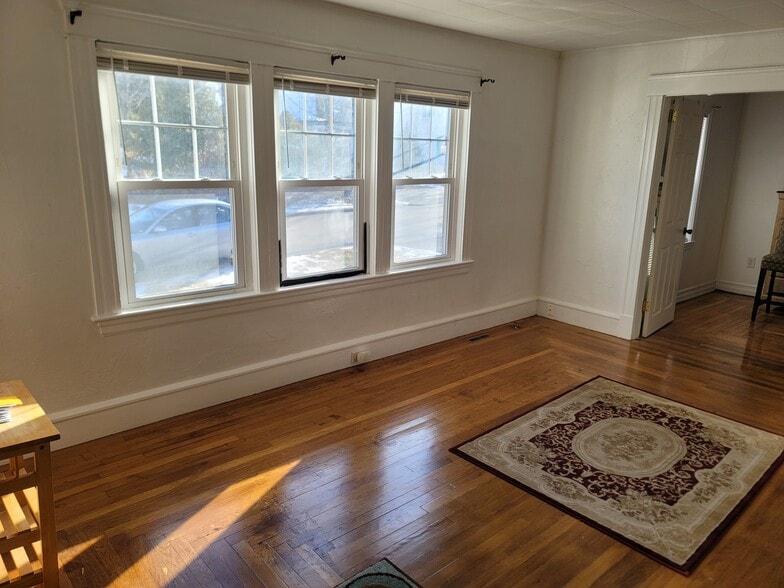 Building Photo - 94 Gill St