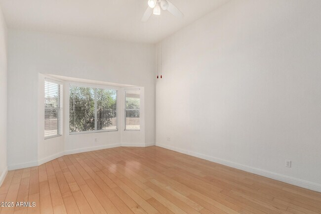Building Photo - 1580 W Springfield Way