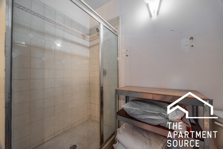 Building Photo - 1723 N Wood St