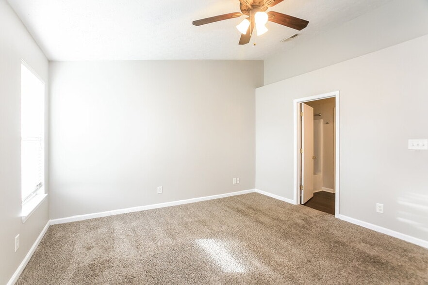 Building Photo - 1083 Pine Ridge Way