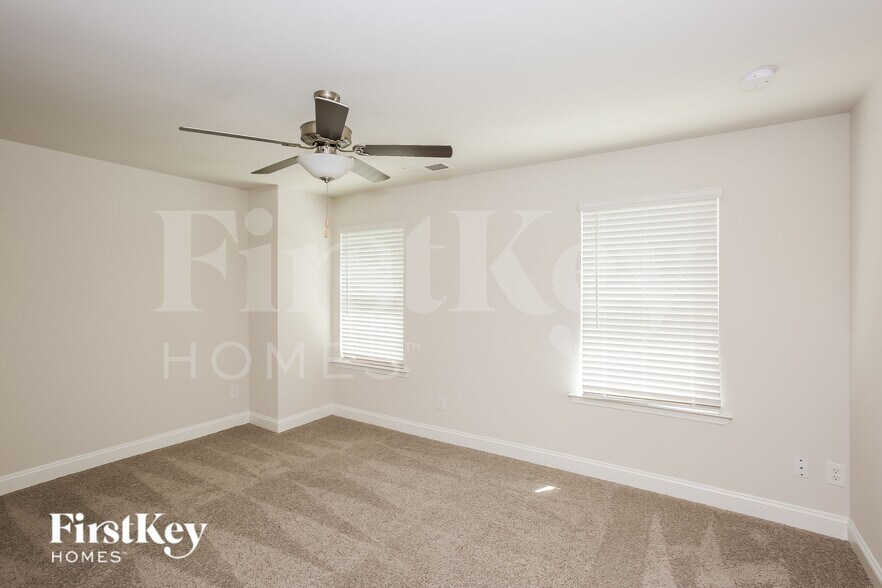Building Photo - 2019 Cypress Village Dr NW