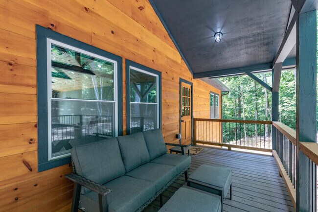 Building Photo - 43 Medina Ct