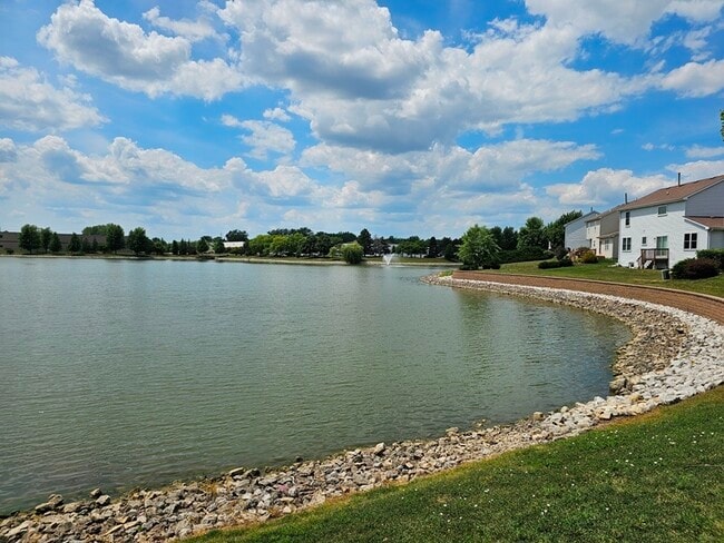 Building Photo - 3730 Baybrook Dr