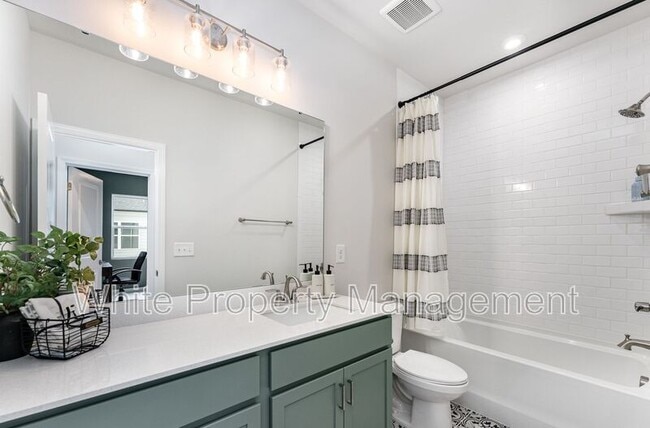Building Photo - 514 Myrick Aly