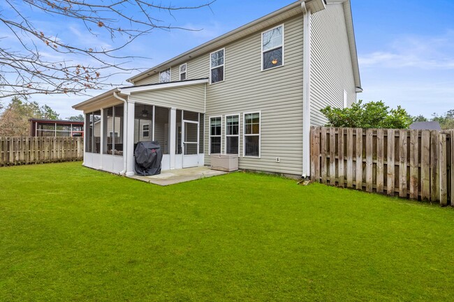 Building Photo - Spacious Home in Richmond Hill