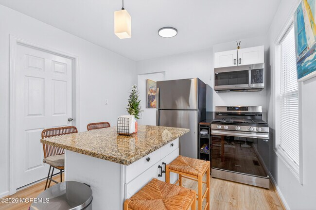 Building Photo - 191 3rd Ave