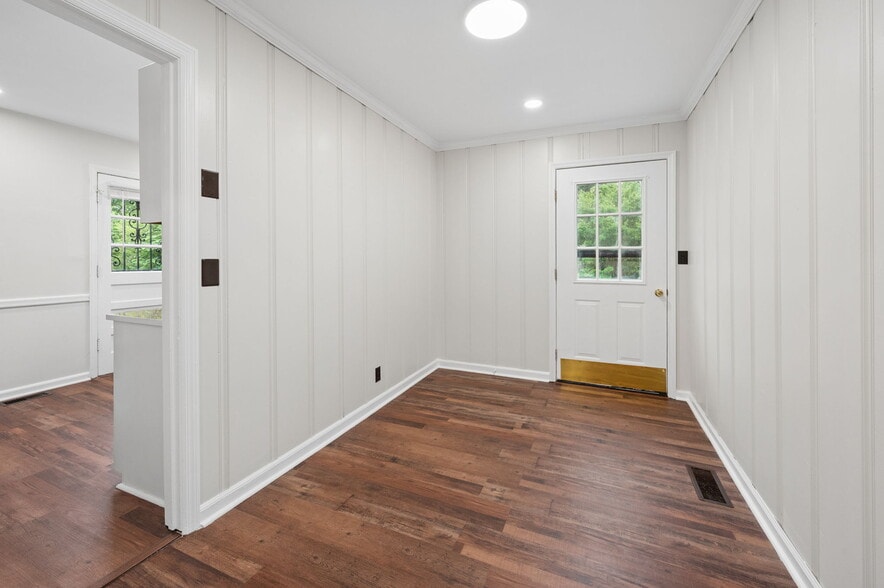Building Photo - 3522 Hewlett Dr