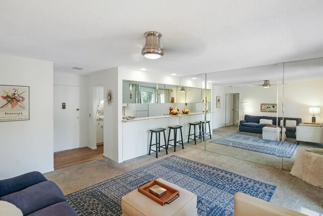 Building Photo - 77845 California Dr