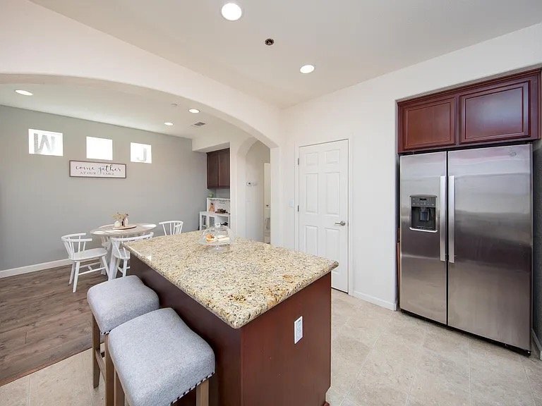 Building Photo - 2168 Wellington Dr