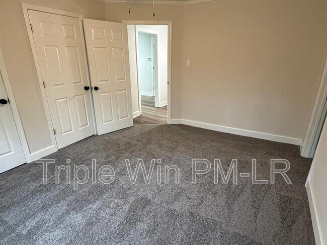 Building Photo - 8010 Westwood Ave