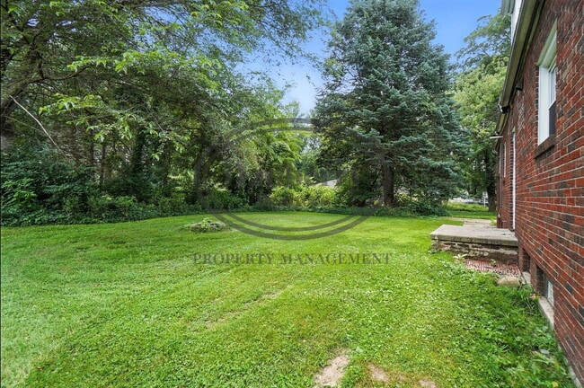 Building Photo - 822 Searles Rd