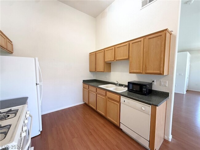 Building Photo - 3320 Cactus Shadow St