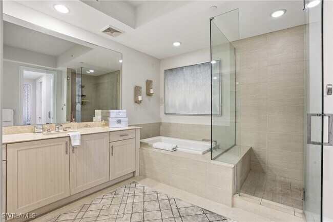 Building Photo - 1030 3rd Ave S