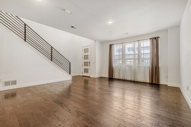 Building Photo - 1773 Spring Water Pt