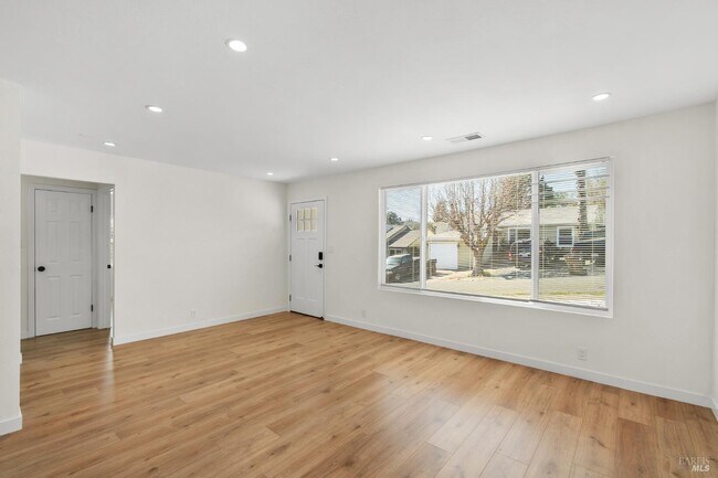 Building Photo - 8 Corte Dorado