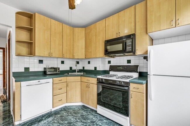 Building Photo - 1012 74th St