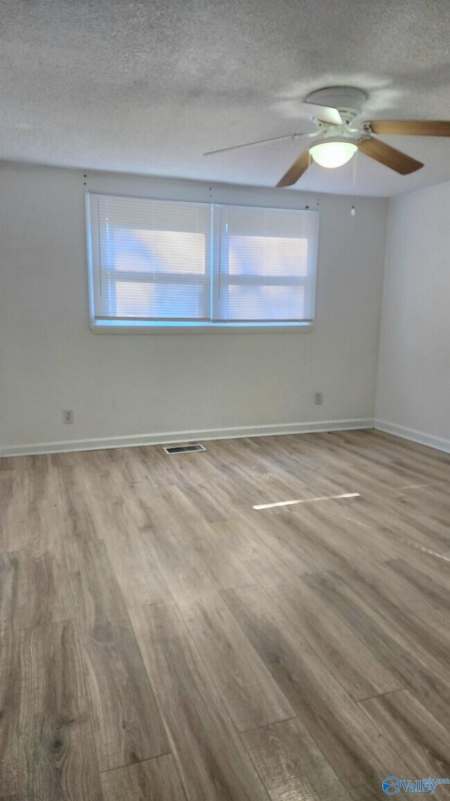 Building Photo - 1321 Ann St NW