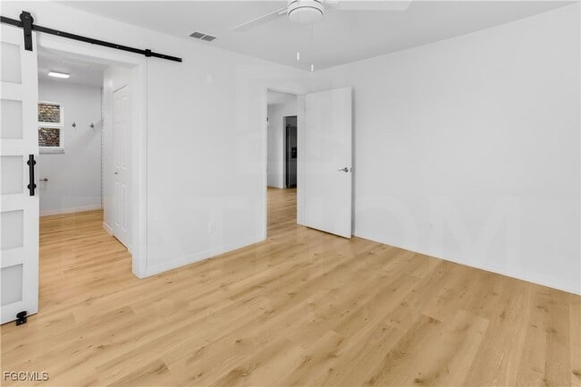 Building Photo - 10697 Holly Rd