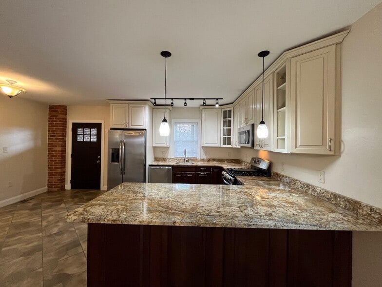 Building Photo - 6368 Morrowfield Ave