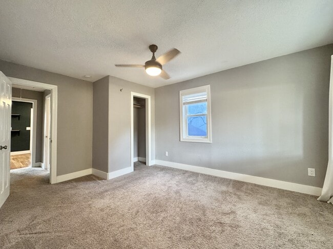 Building Photo - 6543 SE Borwick St