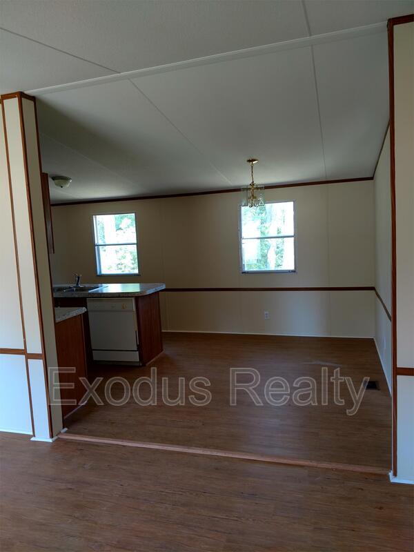 Building Photo - 45 Castle Wood