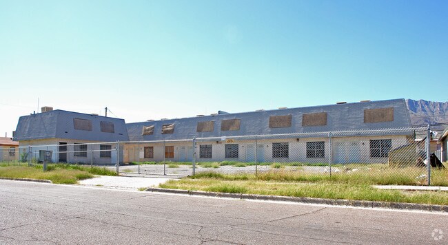 Primary Photo - 8963 Norton St