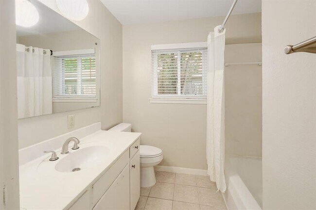 Building Photo - 8609 Melshire Dr