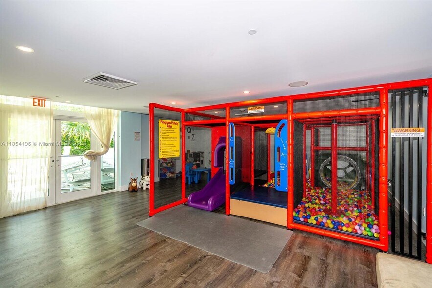 Building Photo - 950 Brickell Bay Dr