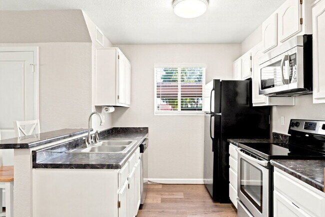 Building Photo - 2301 E University Dr