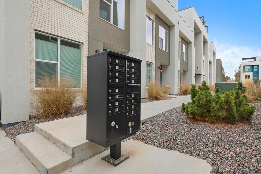 Building Photo - 3048 Wilson Ct