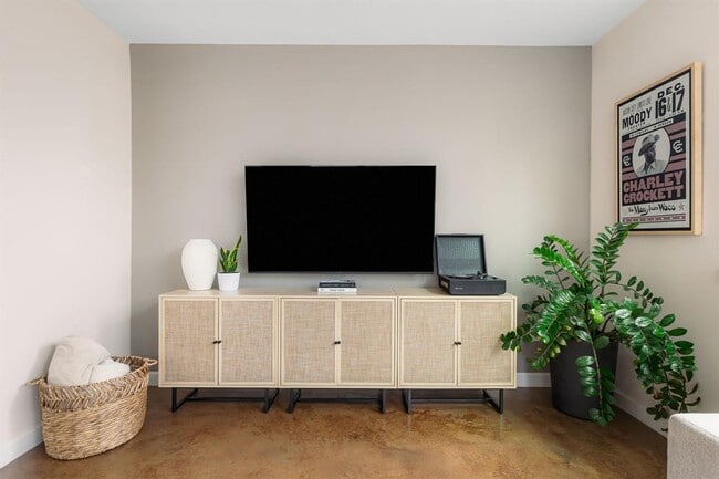 Building Photo - 4602 Alf Ave