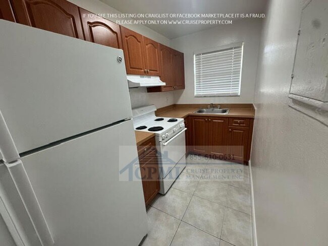 Interior Photo - 6031 Polk St Hollywood, FL 33024