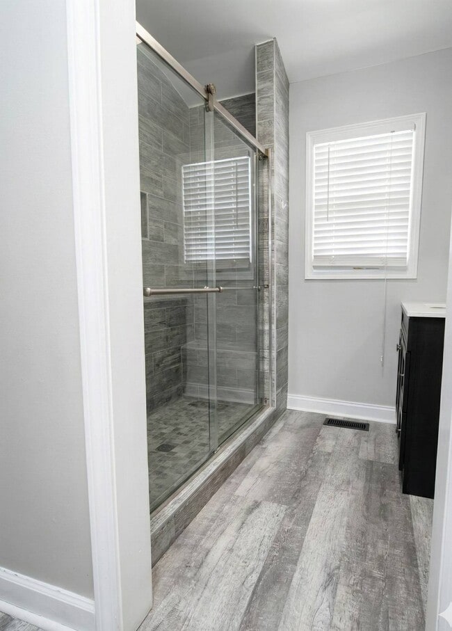 Building Photo - 402 Laurel St