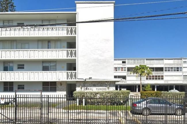 Building Photo - 1515 NE 125th Terrace