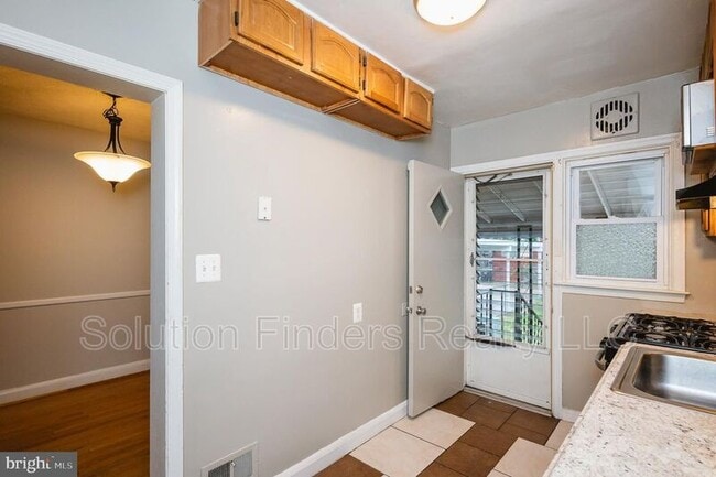 Building Photo - 2110 Coralthorn Rd