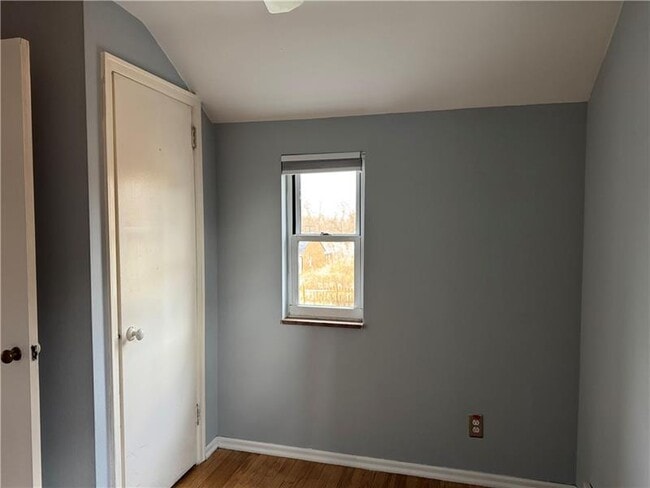 Building Photo - 231 Jonquil Pl