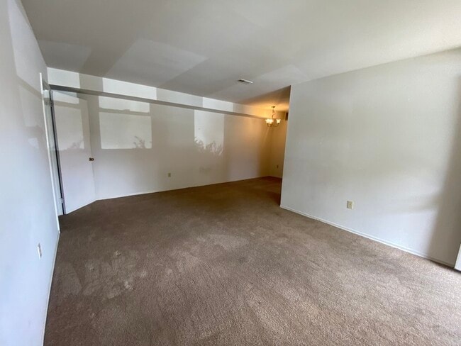 Building Photo - 115 Miller Rd